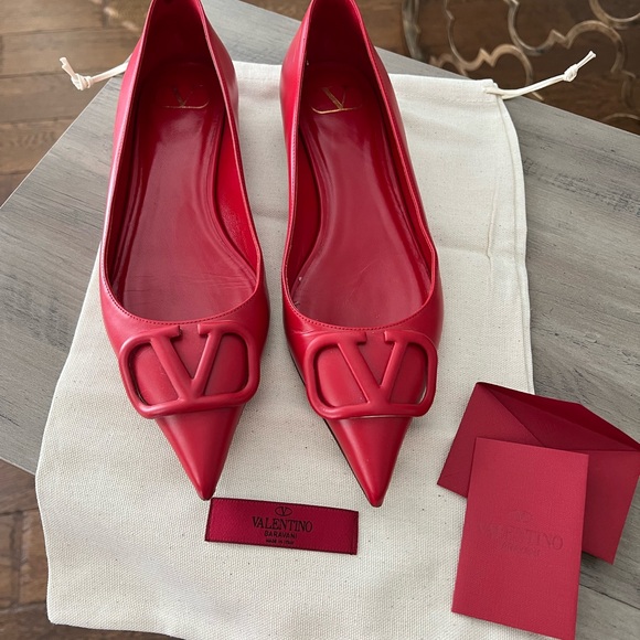 Valentino Shoes - Gorgeous Valentino Garavani red logo flats!